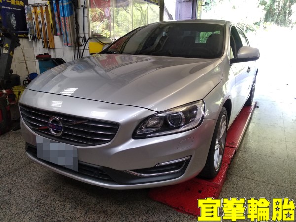 VOLVO S60 COOPER ZEON RS3-G1 235/45/17 3D四輪定位