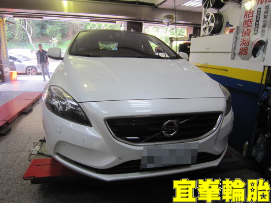 VOLVO V40 GOODYEAR ASYM-2 F1 Asymmetric-2 225/45/17 3D四輪定位