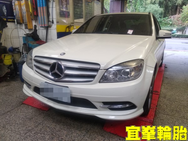 Mercedes-Benz W204 C300 Michelin Pilot Sport 4 225/45/17 245/40/17 3D四輪定位