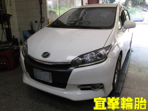 WISH CSC5 215/45/17 3D四輪定位