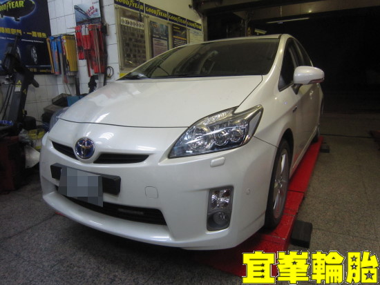 TOYOTA PRIUS Goodyear EAGLE EfficientGrip Performance 205/50/17 SPR金屬氣嘴 3D四輪定位