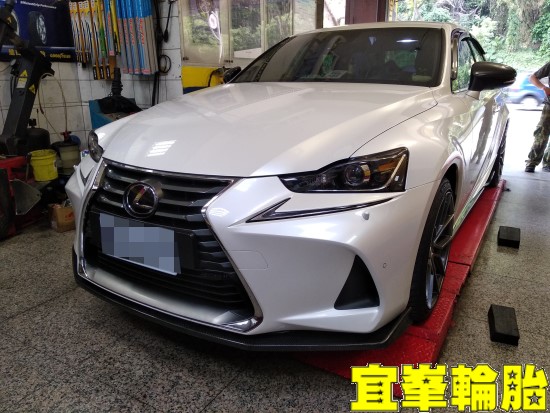 Lexus IS200t 煞車來令片裝反 碟盤車銷研磨