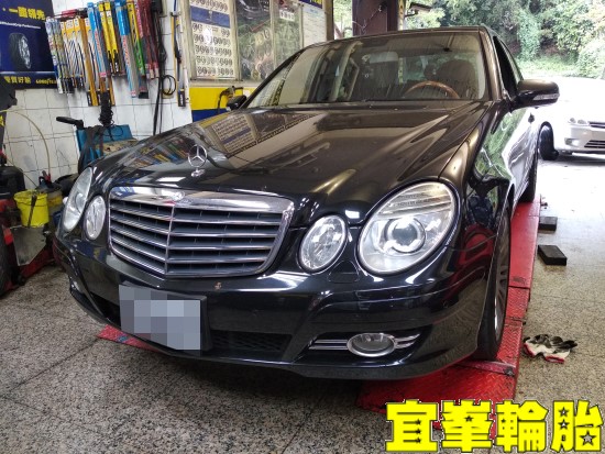 Mercedes-Benz W211 E350 Continental PremiumContact6 245/40/18 3D四輪定位