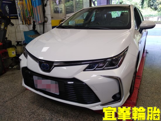 Toyota Corolla Altis hybrid Ravenol EHS 0W20 ORO W417-T2 螢幕安裝 輪胎對調