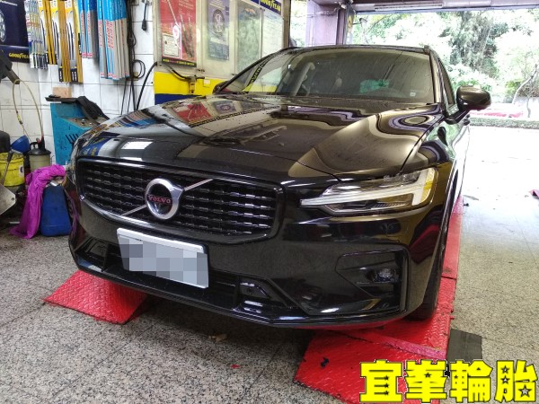 Volvo V60 T5 R-Design 高速抖動 極致胎圈平衡 輪胎對調