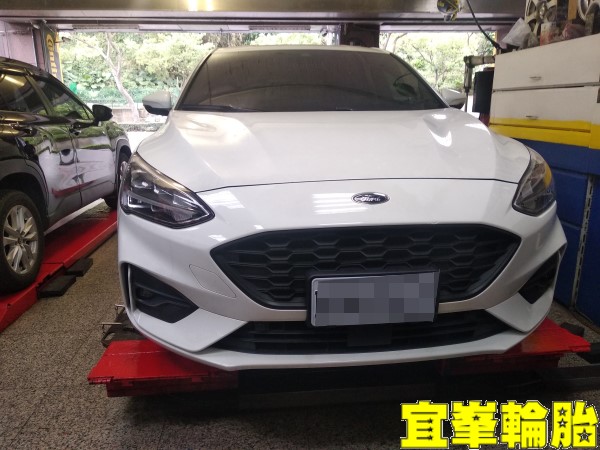 Ford Focus ST-Line Lomme Michelin Pilot Sport 5 235/40/18 3D四輪定位