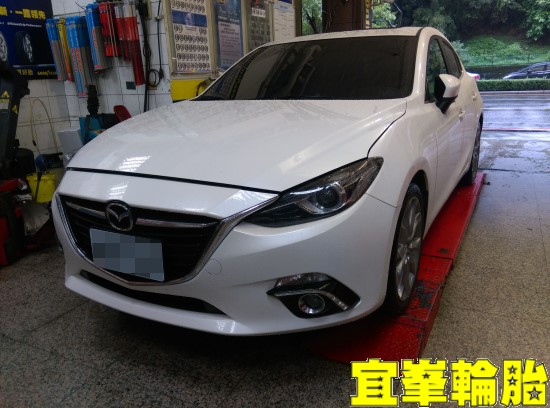 MAZDA  All-new Mazda3 自備機油保養 輪胎對調