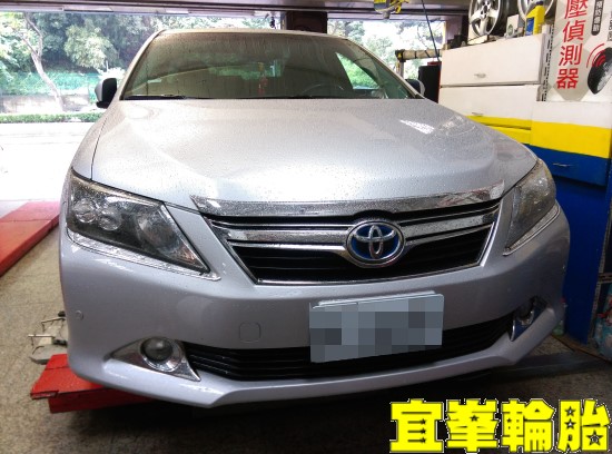 TOYOTA CAMRY HYBRID Goodyear EfficientGrip Performance 215/55/17 胎圈最佳化平衡 3D四輪定位
