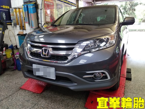 HONDA CR-V SELENIA 5W30 輪胎對調 9986 燃油系統清潔劑 BOHENG陶瓷競技前來令極致安裝 碟盤車銷研磨