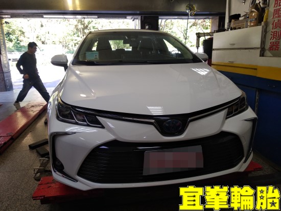 Toyota Corolla Altis hybrid Ravenol EHS 0W20 輪胎對調  大電池濾網更換