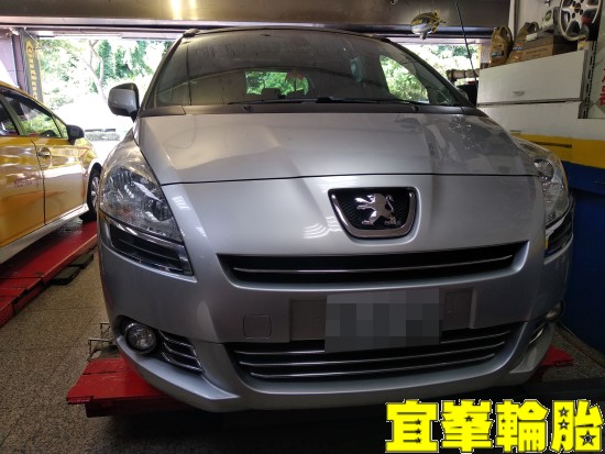 Peugeot 5008 Goodyear EfficientGrip Performance 215/50/17 3D四輪定位