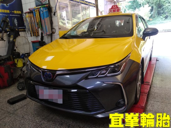 TOYOTA ALTIS Cooper輪胎活體零號機三萬公里達成!! SELENIA 5W40 輪胎對調