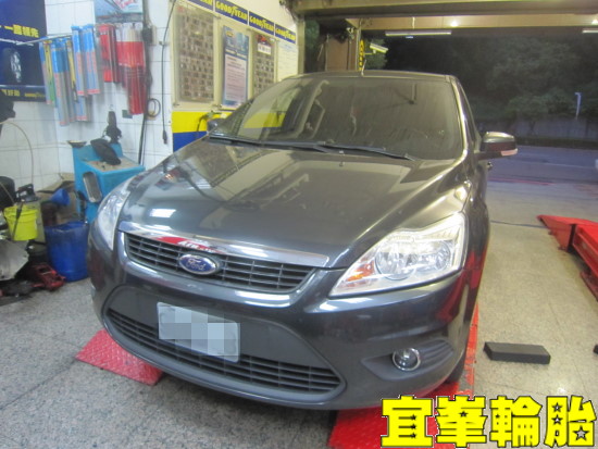 FORD FOCUS Goodyear Assurance TripleMax 205/55/16  3D四輪定位