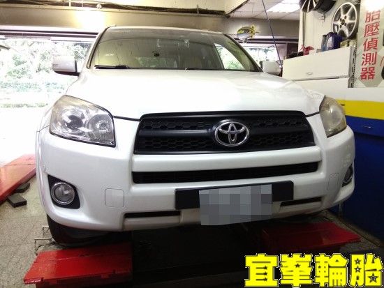 TOYOTA RAV4 Goodyear EfficientGrip Performance SUV 235/55/18