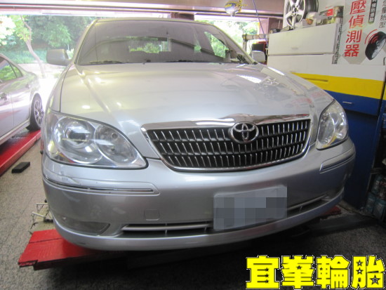 TOYOTA CAMRY Goodyear EfficientGrip Performance 215/60/16 3D四輪定位