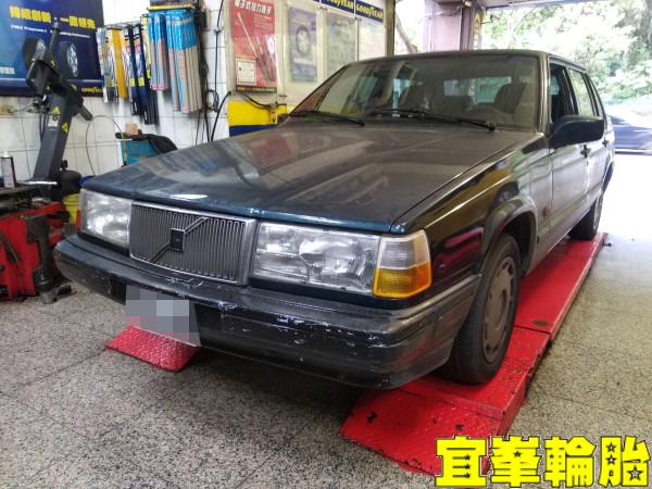 VOLVO 940 Yokohama AE01F 195/60/15