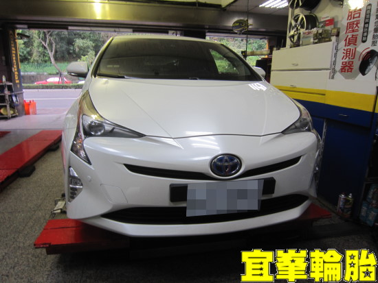 2016 TOYOTA PRIUS ORO W410螢幕安裝