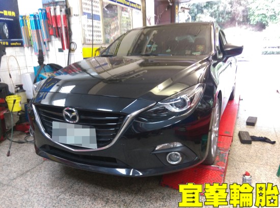 MAZDA All-new Mazda3 自備輪胎跟換 胎圈最佳化平衡  3D四輪定位