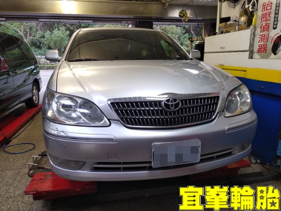 TOYOTA CAMRY SELENIA 5W40 皮帶更換 輪胎對調