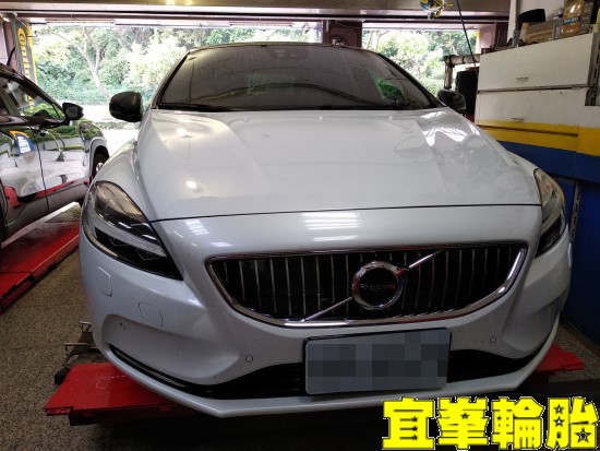 Volvo V40 T5 Goodyear ASYM-5 F1 Asymmetric-5 225/40/18 3D四輪定位