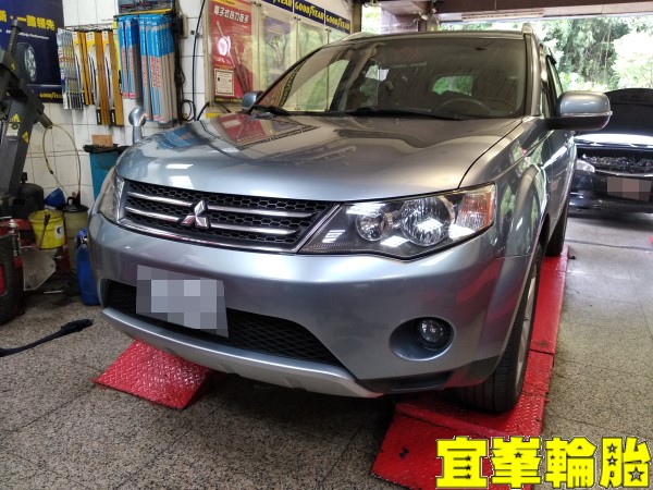 Mitsubishi Outlander 煞車抖動 碟盤車銷研磨  自備機油保養 輪胎對調